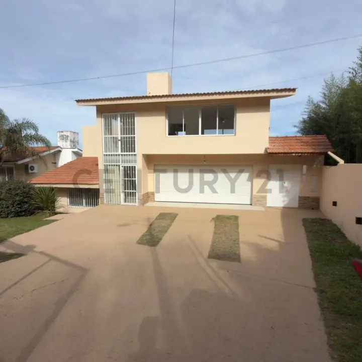 Casa de 3 dormitorios en Villa Carlos Paz, foto 1