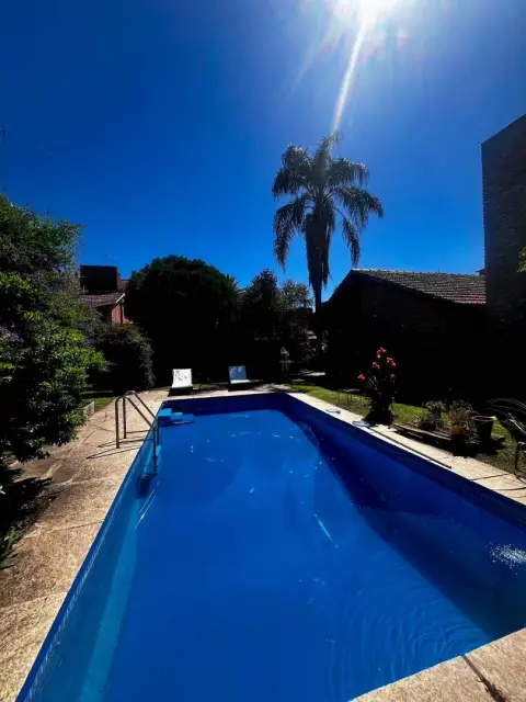 Casa de 5 dormitorios en Granja de Funes
